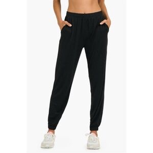 Vuori Black Boyfriend Joggers